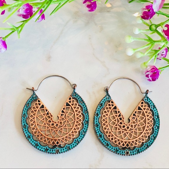 Jewelry - Annabelle Metallic 2 Tone Earrings